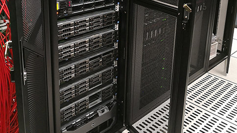 611cb26d9aa47.jpg 美國服務器.jpg