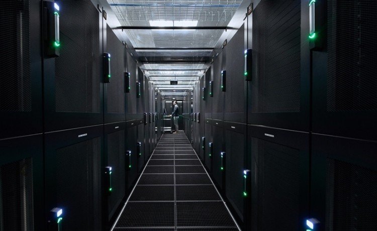 6135b6e0d6aae.jpg 美國高防機房.jpg